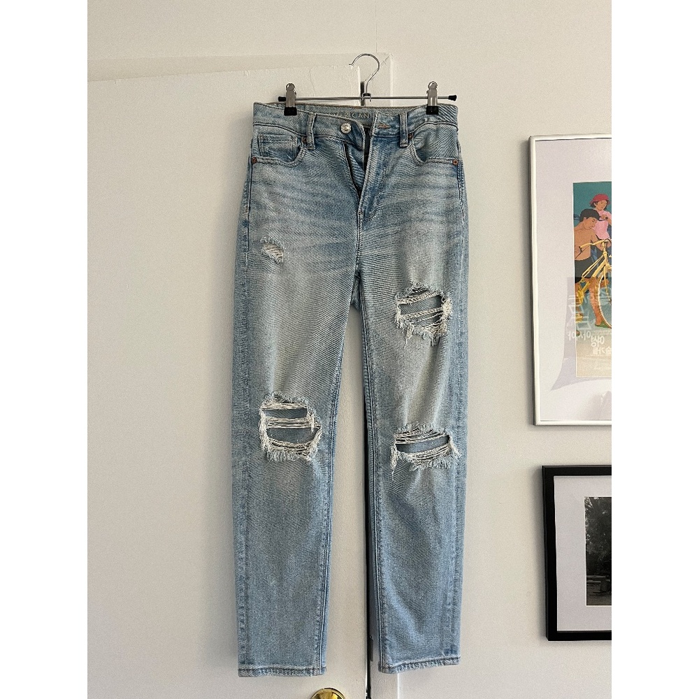 American Eagle Mom Straight Ripped Jean Stretch